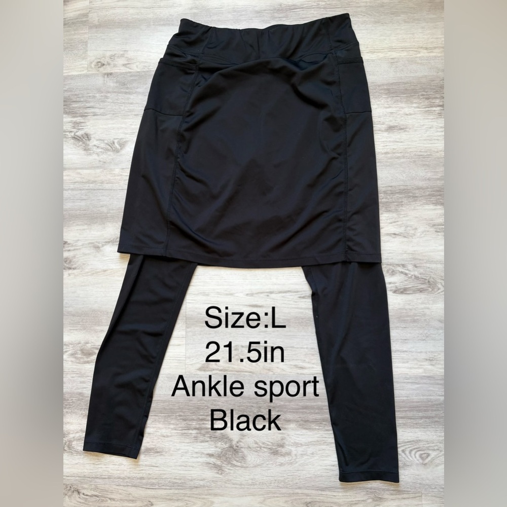 Black Women's Skirted Ankle Leggings - Activewear